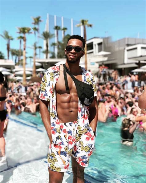 vegas pool party outfits men